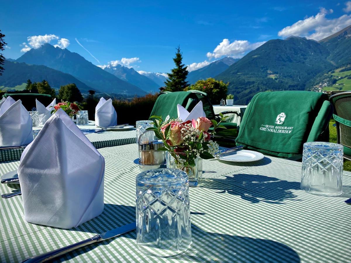 Hotel Restaurant Gruenwalderhof Patsch Exterior photo